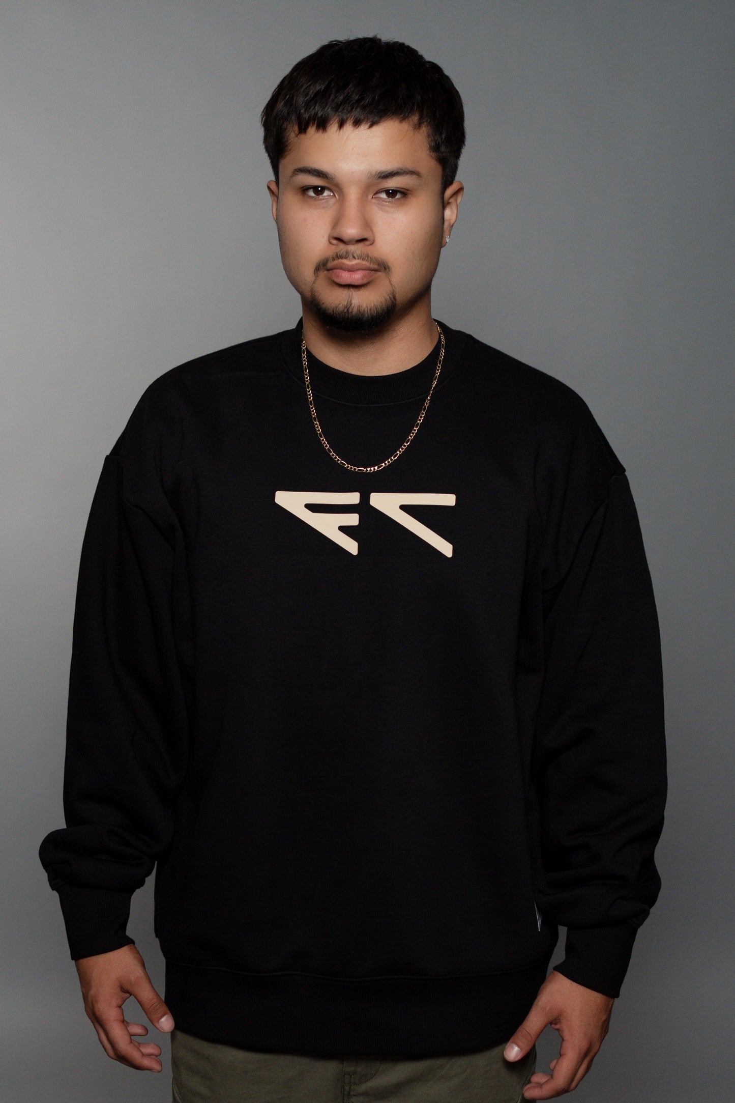 FC Sudadera con cuello redondo pesada negra